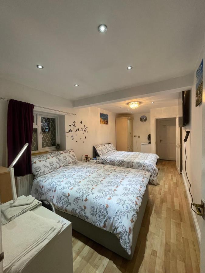 North Avenue Guest House Ltd, Heathrow Airport-Free Parking Гейс Екстер'єр фото